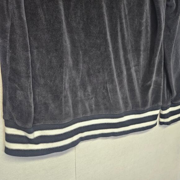 American Eagle Black and white Velour Crewneck Shirt - Picture 2 of 7